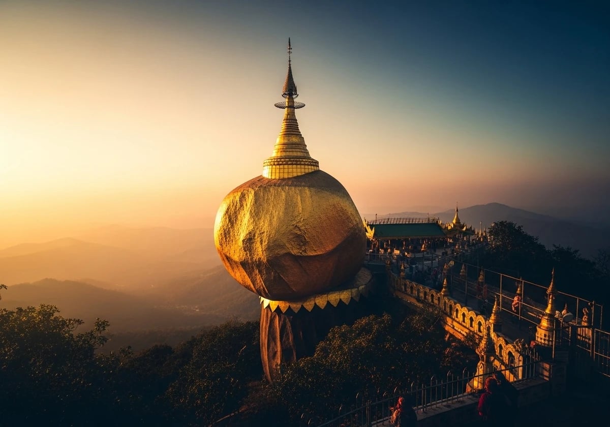 Kyaiktiyo (Golden Rock)